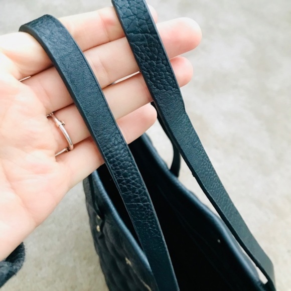 BCBG PARIS QUILTED BLACK SHOULDER TOTE BAG - Picture 7 of 8